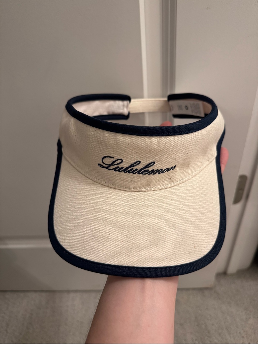 NEW lululemon athletica Women’s Cream Visor with Black Trim